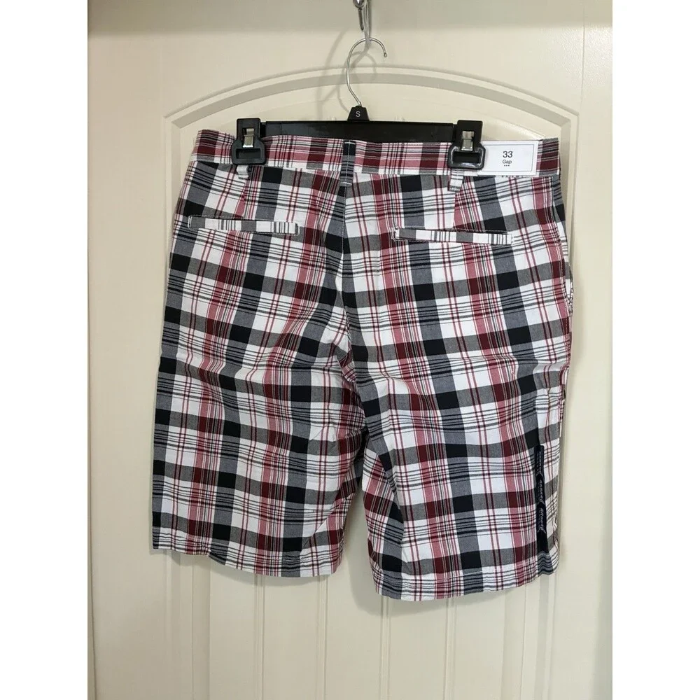 GAP MENS CHINO SHORTS SIZE 33 RED/BLACK/WHITE PLAID NEW
